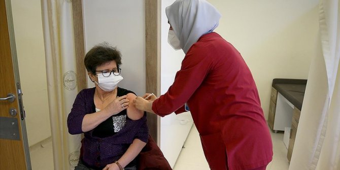 55 yaş ve üzeri vatandaşlar için aşılama başladı