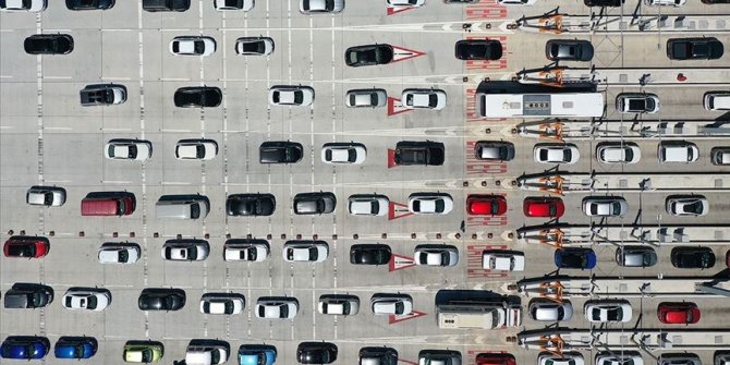 Trafiğe 3 ayda 323 bin 635 aracın kaydı yapıldı
