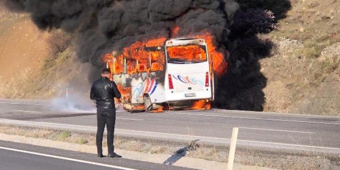 Yozgat'ta fabrika işçilerini taşıyan midibüste yangın çıktı