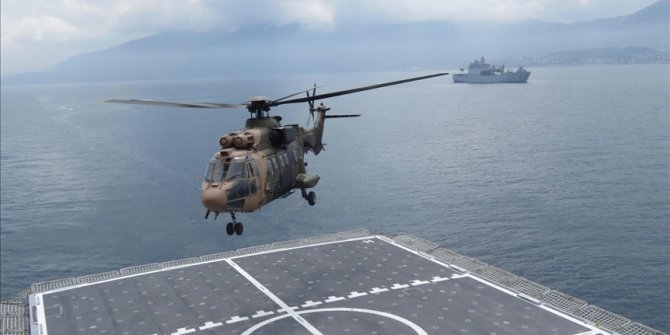 Çıkarma gemileri, Amfibi Deniz Piyade Tugayı ve Kara Kuvvetleri helikopterleriyle eğitimler yaptı