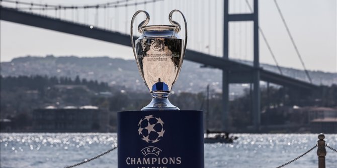 UEFA Şampiyonlar Ligi Kupası İstanbul Boğazı'yla buluştu