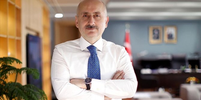 Bakan Karaismailoğlu: Salgın sürecinde havalimanlarında 73 milyon yolcuya hizmet verildi