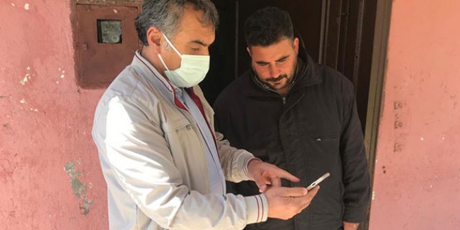 Sokak sokak gezen muhtar, kayıp köpeğini arıyor