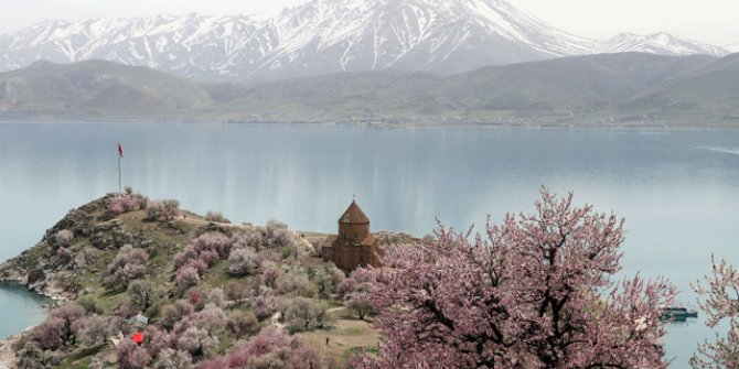 Akdamar Adası'nda hafta sonunda pandemi sessizliği