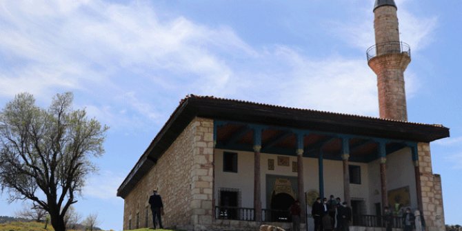 Restorasyonu yapılan 6 asırlık camide cuma namazları kılınacak