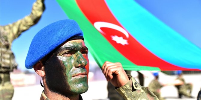 Azerbaycan ordusu askerleri Isparta'da komando eğitimi aldı