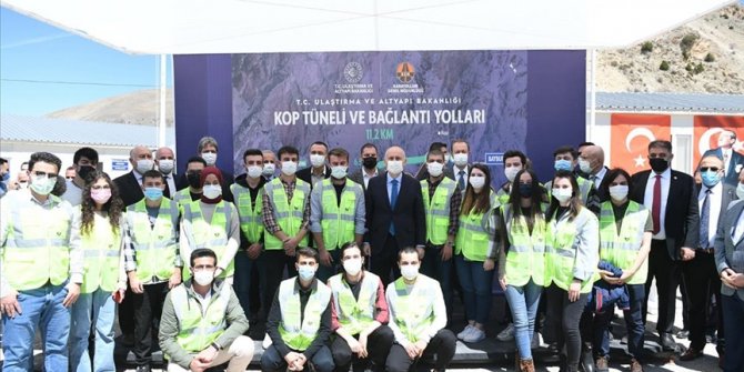 Bakan Karaismailoğlu: Şantiyelerimiz, gençlerimiz için birer laboratuvar ve deneyim atölyesidir