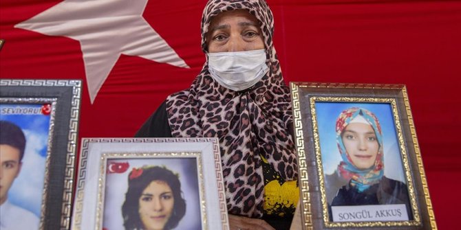 Diyarbakır annelerinden Akkuş: HDP bu çocukların üzerinden elini çeksin. Yeter artık