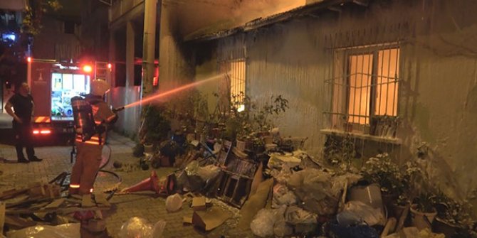 Bornova'da müstakil evde yangın: 1 yaralı