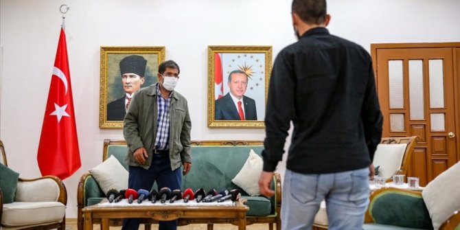 Diyarbakır'da oturma eylemi yapan ailelerden biri daha evladına kavuştu