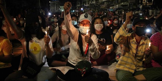 Myanmar'da ordunun protestoculara müdahalesi sonucu ölenlerin sayısı 759'a yükseldi