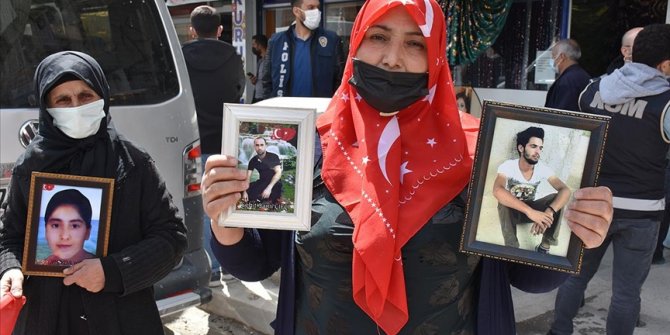 Hakkarili aileler dağa kaçırılan evlatlarını terörün pençesinden kurtarmaya kararlı