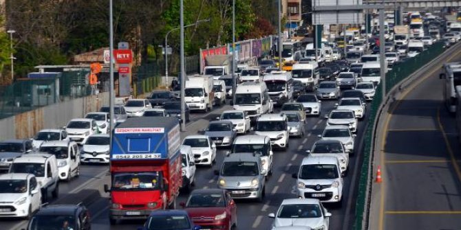 17 günlük kısıtlamanın ilk gününde Avcılar'da trafik yoğunluğu