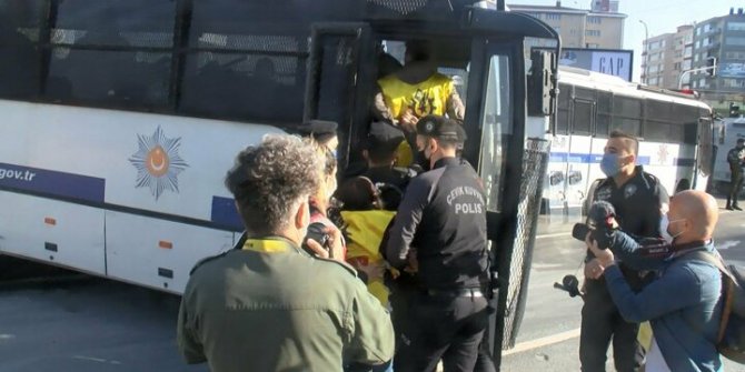 Taksim'e yürümek isteyen gruplar gözaltına alındı