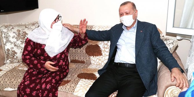 Cumhurbaşkanı Erdoğan, daha önce telefonla görüştüğü Mahruze Keleş'i ziyaret etti