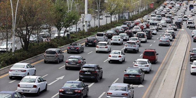 Tam kapanma öncesi seyahat yoğunluğu, akaryakıt satışlarını yüzde 25 artırdı