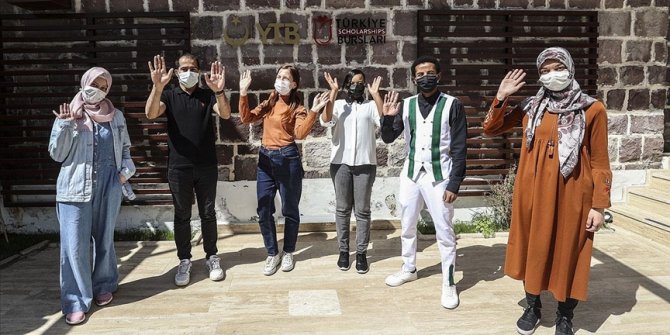 YTB'nin 'Türkiye Bursları' öğrencileri, ülkelerindeki ramazan geleneklerini anlattı