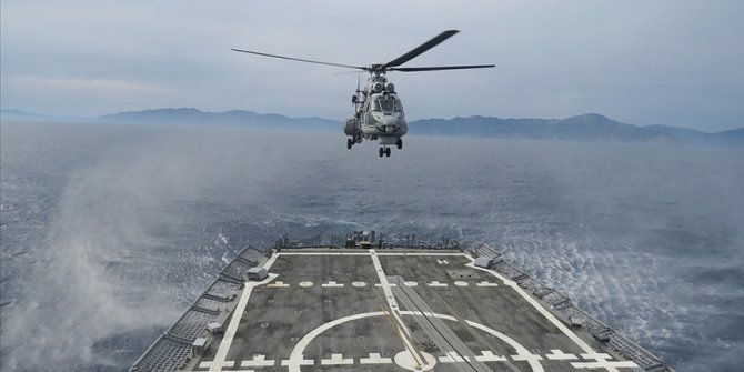 TCG Gediz fırkateyninde 'Müşterek İniş Kalkış ve Dikey İkmal Eğitimleri' yapıldı