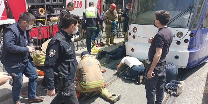 Haseki'de bir kişi tramvayın altında kaldı