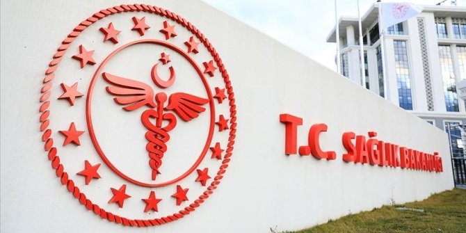 Sağlık çalışanlarına yapılacak 4 aylık ek ödemeye ilişkin düzenleme Resmi Gazete'de yayımlandı