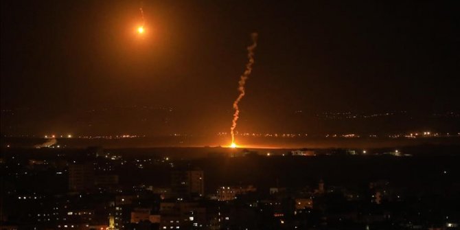 İsrail, Gazze'de Hamas'a ait bir gözetleme noktasını vurdu
