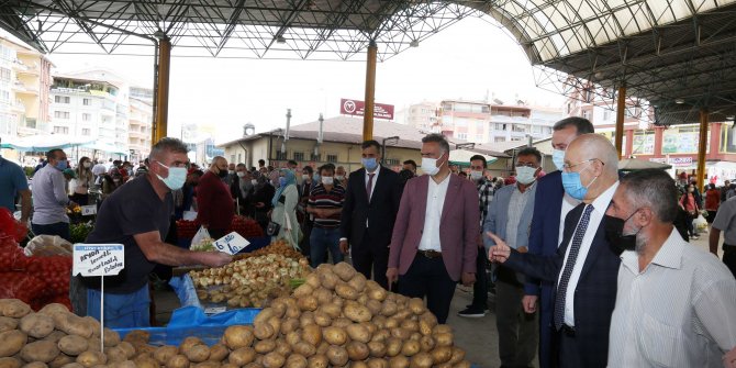 Yenimahalle’de hem pazarcıya hem vatandaşa destek