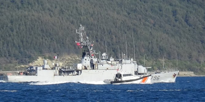 Fransız savaş gemisi, Çanakkale Boğazı’ndan geçti