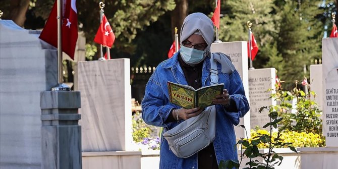 Şehitliklerde hüzünlü bayram arifesi