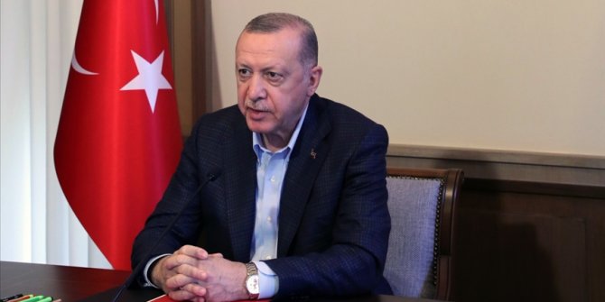 Cumhurbaşkanı Erdoğan: Pazartesi gününden itibaren kontrollü normalleşme takvimimizi uygulamaya başlıyoruz