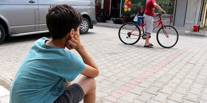 Sokağa dadanan hırsızlar, bu kez Can'a öğretmeninin hediye ettiği bisikleti çaldı