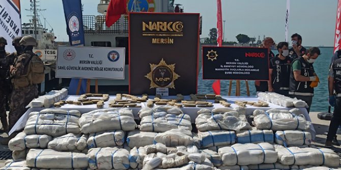 Suriye açıklarında ele geçirilen 1.5 ton esrar, Mersin'e getirildi