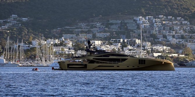 Mega yat 'Khallılah' Bodrum'a geldi