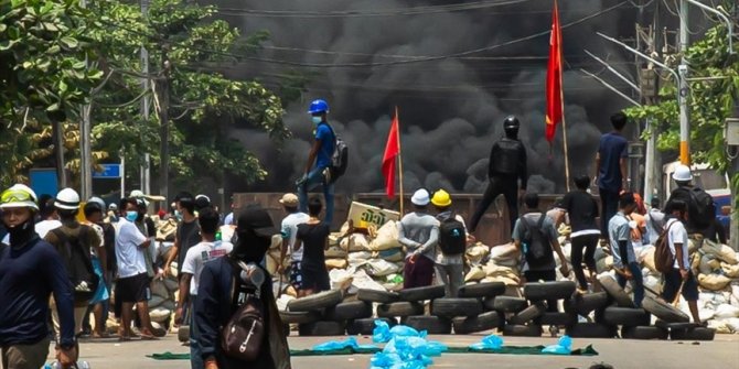 Myanmar'da ordunun darbe karşıtlarına müdahalesi sonucu ölenlerin sayısı 805'e çıktı