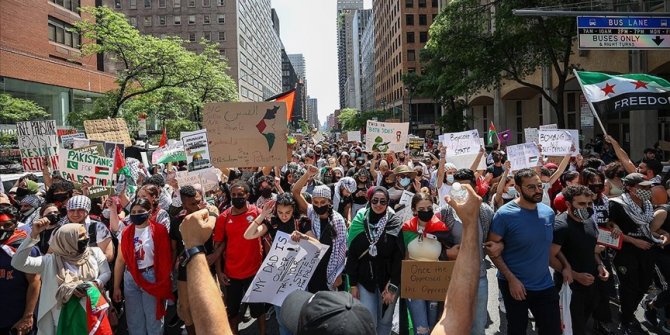 New York'taki İsrail Başkonsolosluğu önünde Filistin'e destek gösterisi