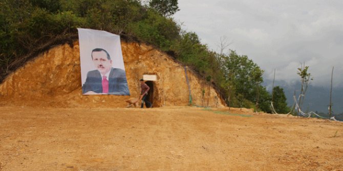 Dağı oyup kendisine mağara yapıyor