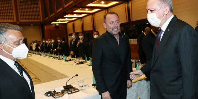 Cumhurbaşkanı Erdoğan, Beşiktaş yönetici, teknik heyet ve futbolcularını kabul etti