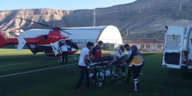 Kalp krizi geçirdi, ambulans helikopterle hastaneye ulaştırıldı