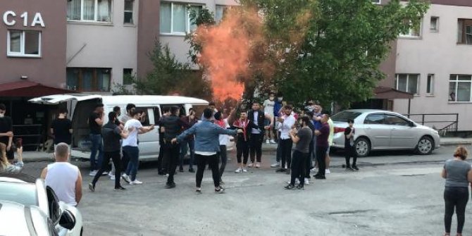 Maske ve sosyal mesafesiz 'asker uğurlaması'