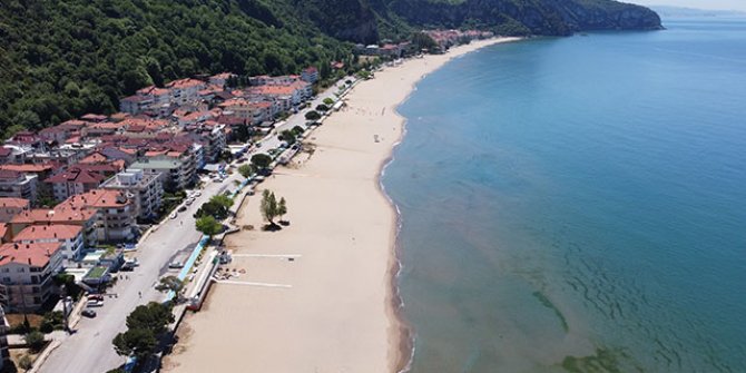 Bartın'da ilk kez bir plaj mavi bayrak aldı
