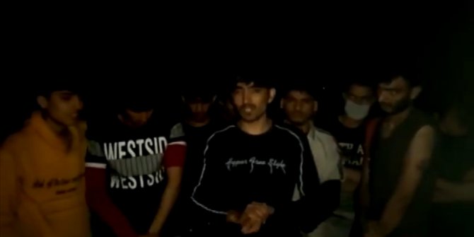 Mehmetçik'ten Yunanistan'ın yasa dışı yollarla Türkiye'ye göndermek istediği 42 düzensiz göçmene yardım eli