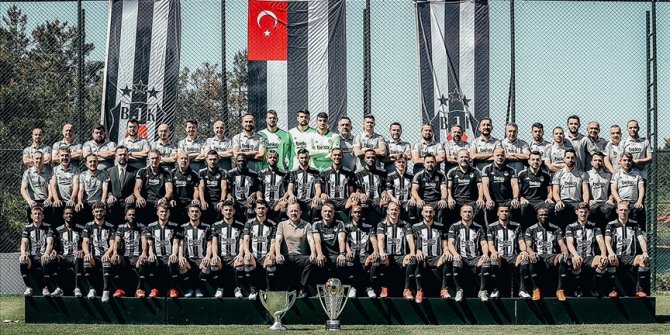 Beşiktaş'tan iki kupalı paylaşım