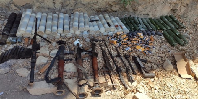 Pençe-Yıldırım Operasyonu'nda PKK'ya ait çok sayıda silah ve mühimmat ele geçirildi