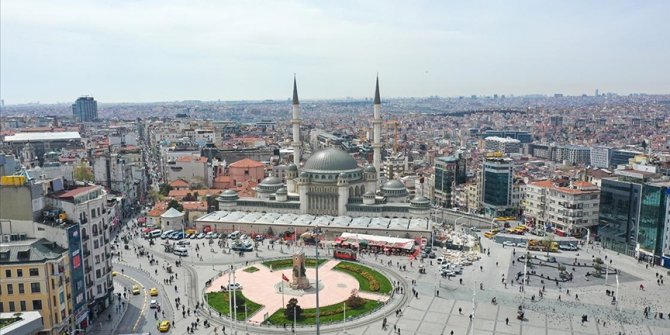 Taksim'e yapılan ve bugün açılacak cami birçok yeniliği barındırıyor