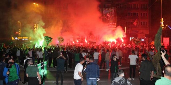 Kocaelispor taraftarlarının TFF 1'inci Lig sevinci