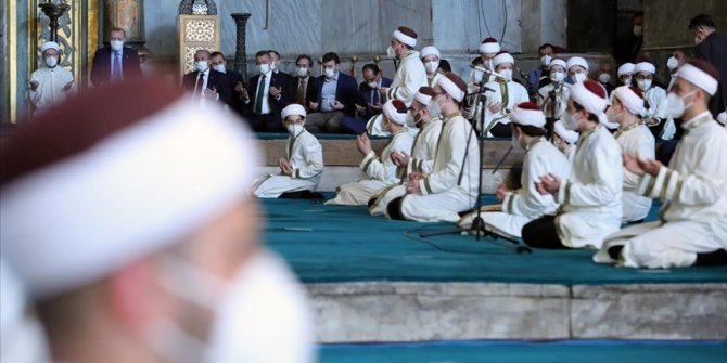 Hafızlıklarını tamamlayan 136 öğrenci Ayasofya-i Kebir Cami-i Şerifi'ndeki törenle icazet aldı