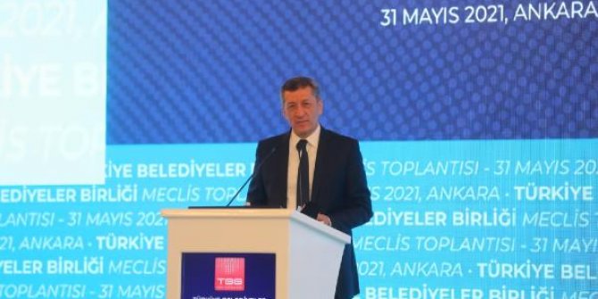 Bakan Selçuk: Bütün belediyeler çocukların eğitimi için büyük gayret sarf ediyor