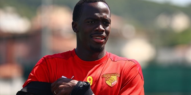 Göztepe, Cherif Ndiaye ile 3 yıllık sözleşme imzaladı