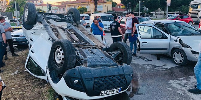 Manisa’da 3 araçlı zincirleme kaza: 3 yaralı