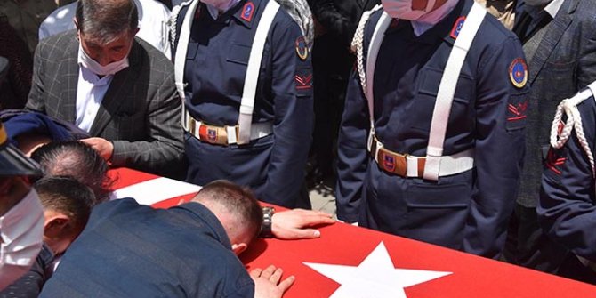 Şehit korucu Kürtçe ağıtlarla son yolculuğuna uğurlandı