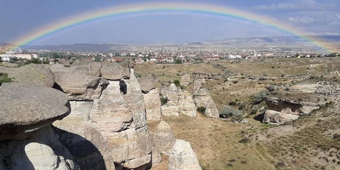 Kapadokya’da gökkuşağı güzelliği